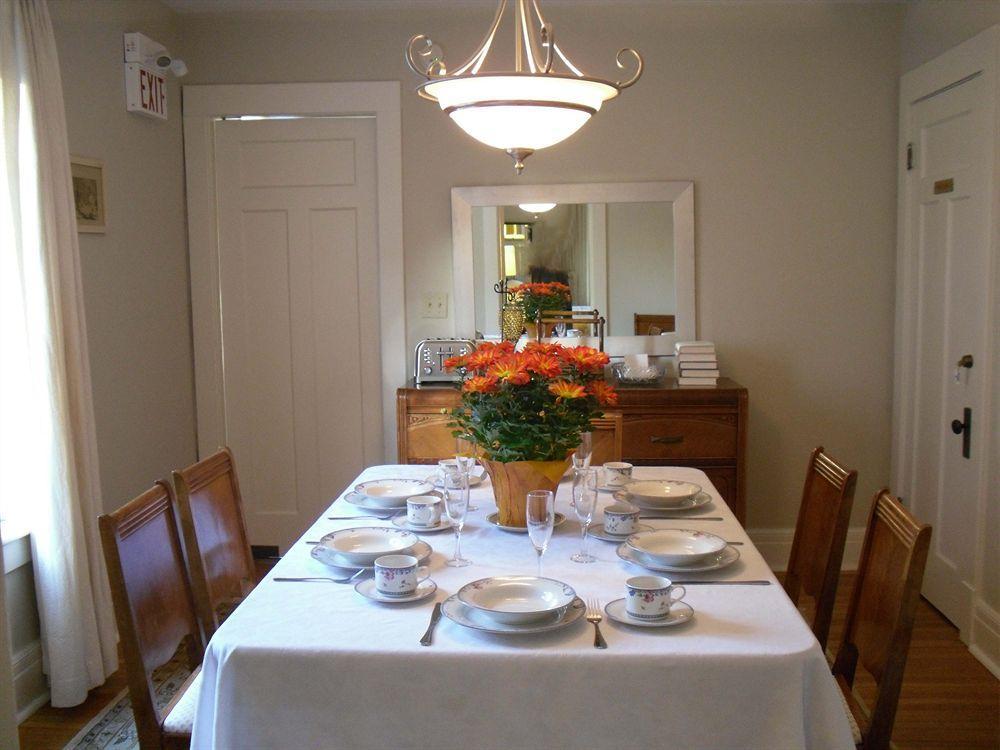 Acacia Bed & Breakfast 3*