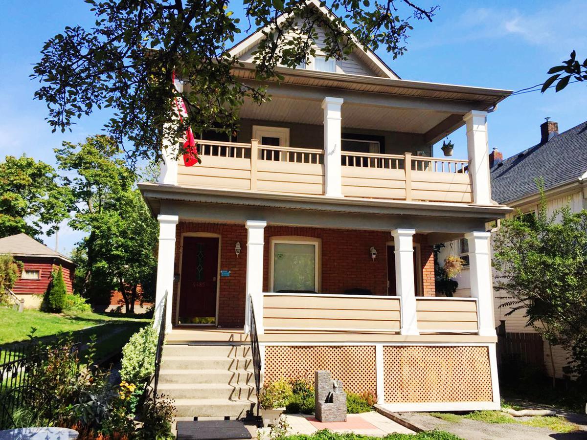 Acacia Bed & Breakfast Niagara Falls