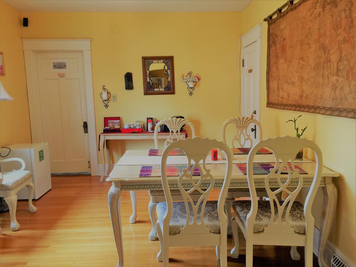 Acacia Bed & Breakfast 3* Niagara Falls