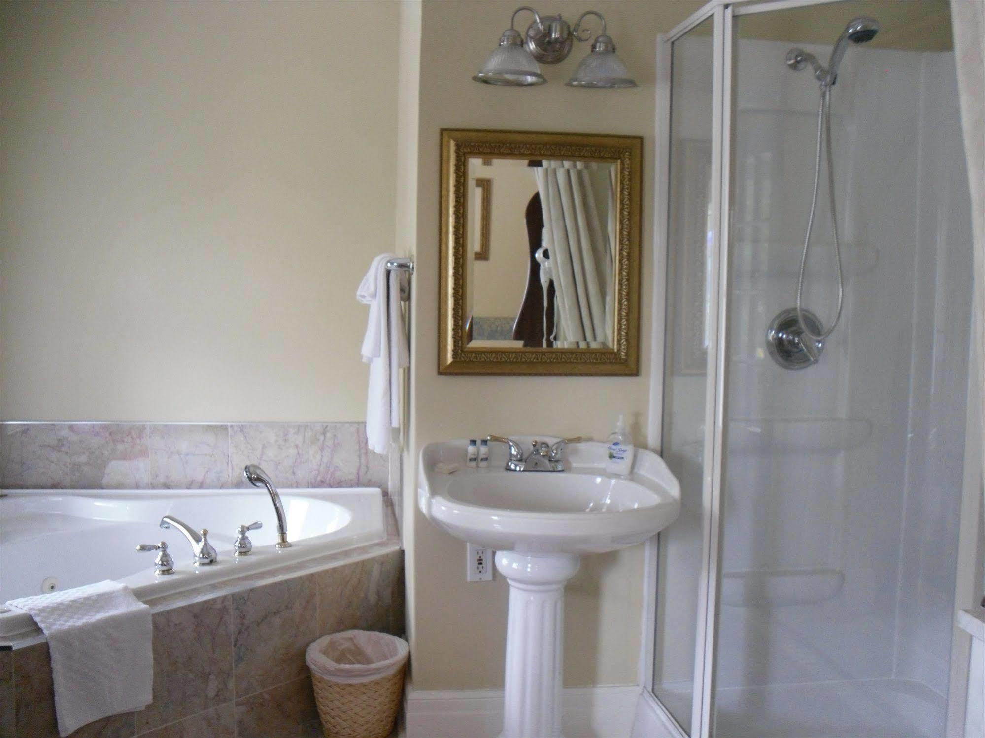 Acacia Bed & Breakfast 3* Niagara Falls