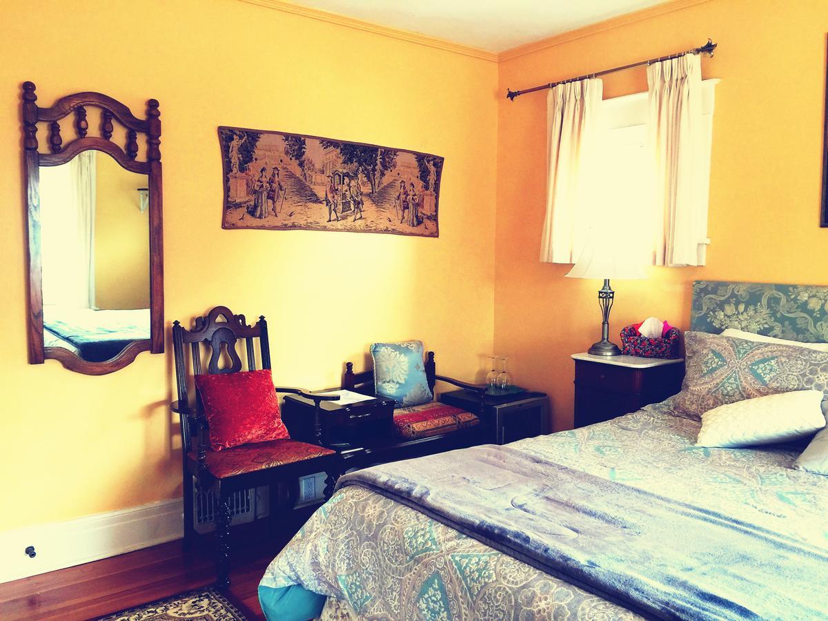 Acacia Bed & Breakfast Niagara Falls